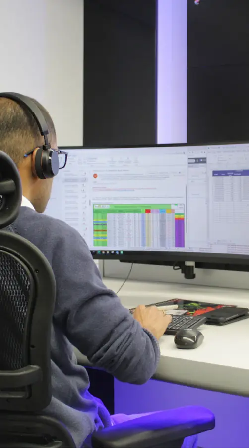 Consola de operación y monitoreo 24/7